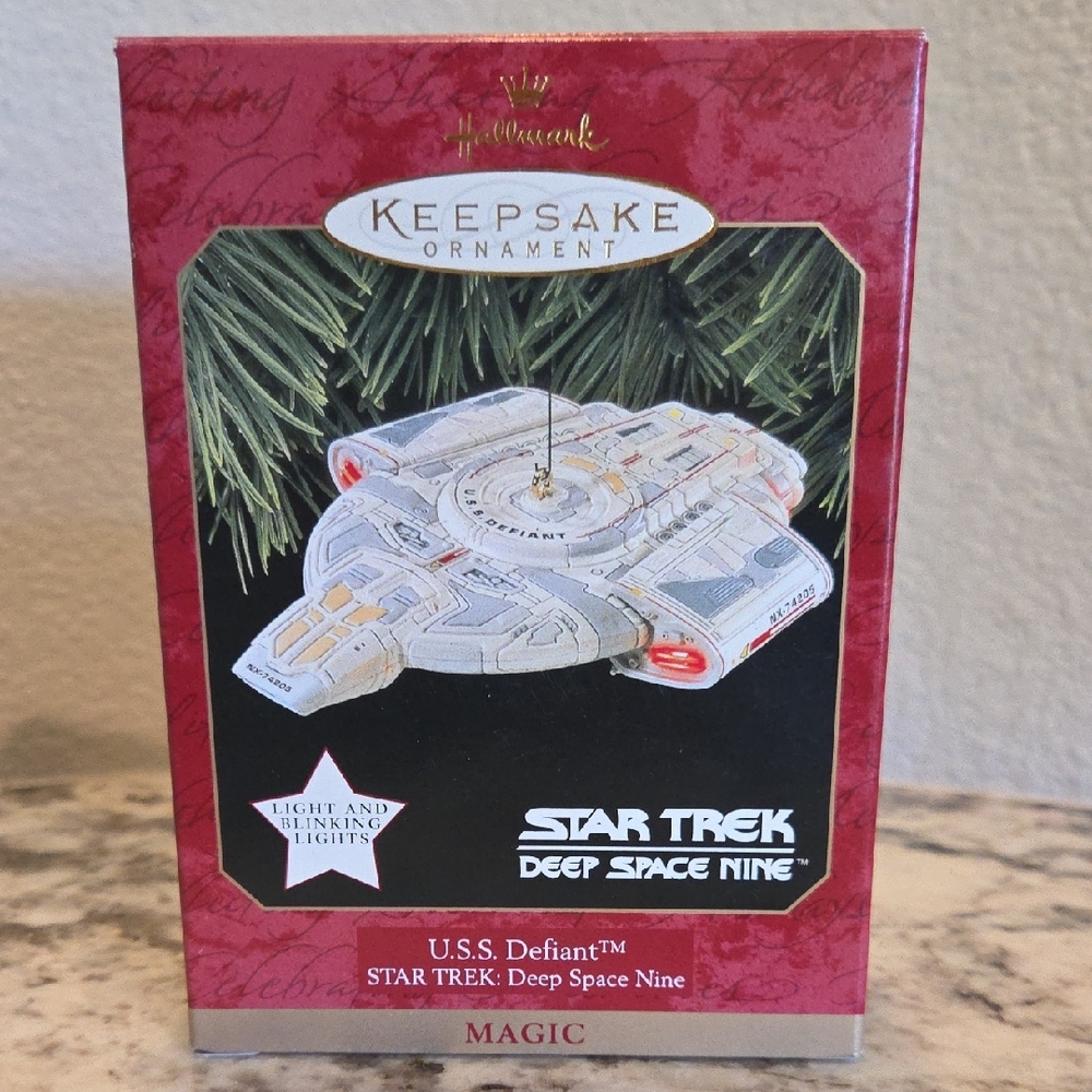Hallmark Star Trek U.S.S. Defiant Keepsake Ornament